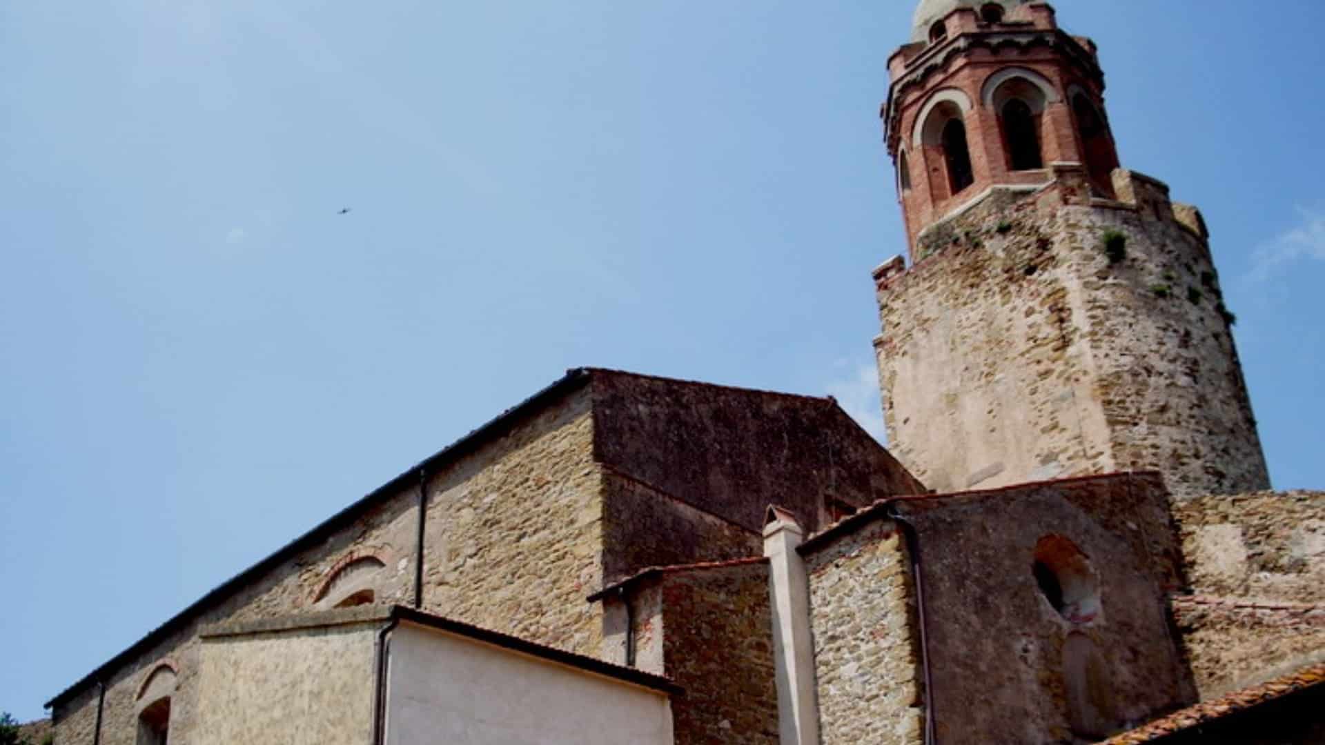 Die Kirche San Giovanni Battista von Castiglione della Pescaia. Foto von Matteo Vinattieri