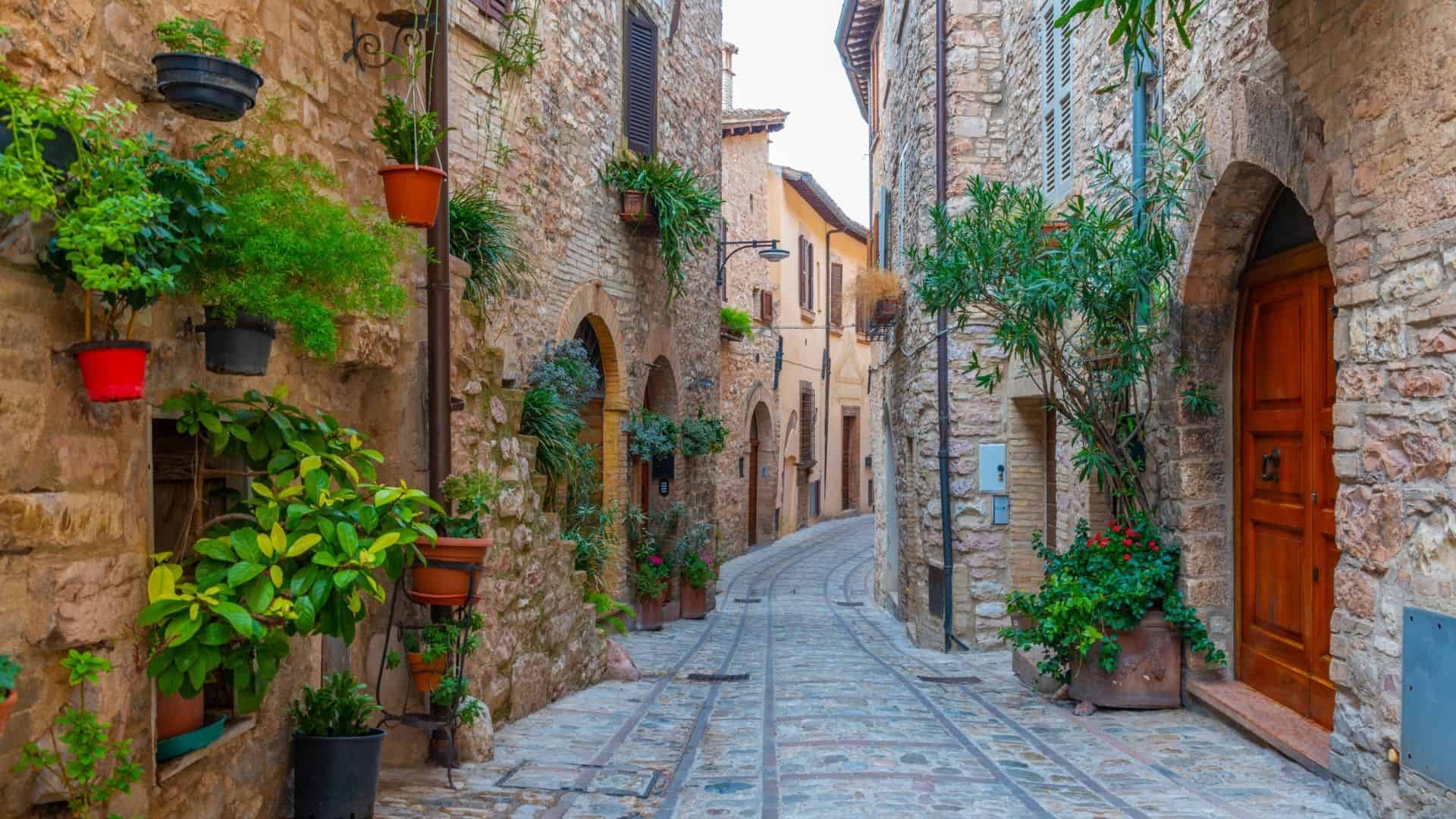 Historische Gasse in der Stadt Spello