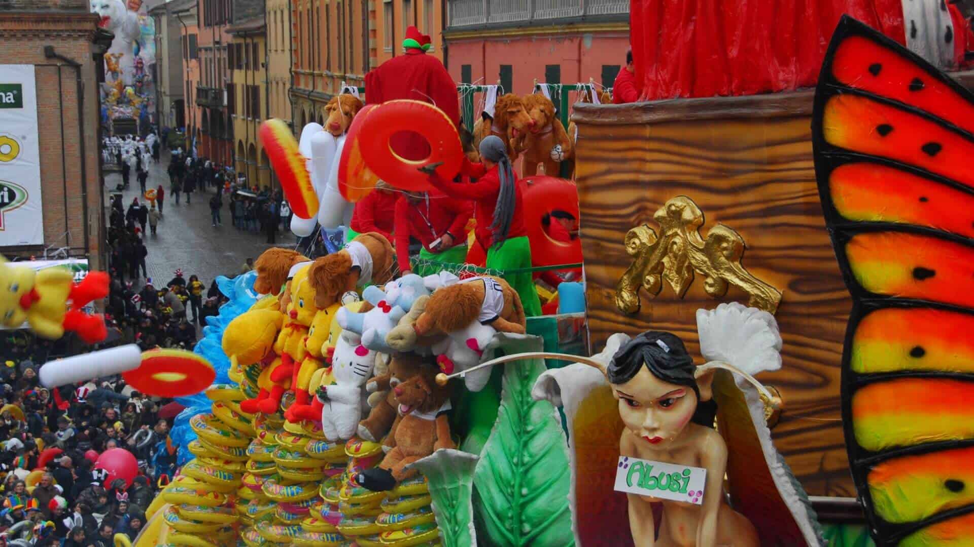 Wagen des Karnevals von Cento. Von Marunzén