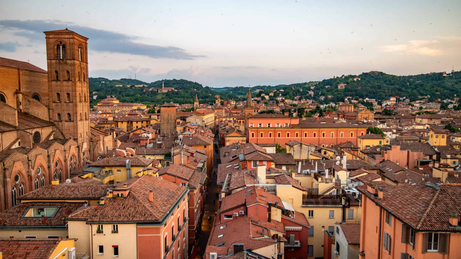 Panoramablick auf die Stadt Bologna