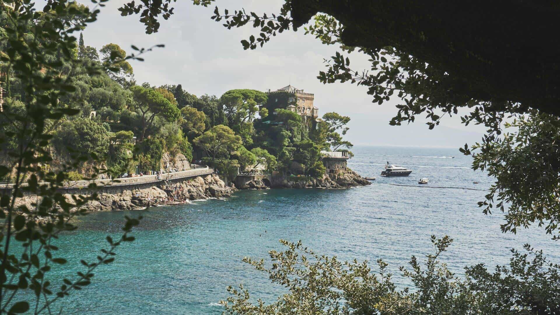 Ein Strand in Portofino. Foto von Chiara Caldarola