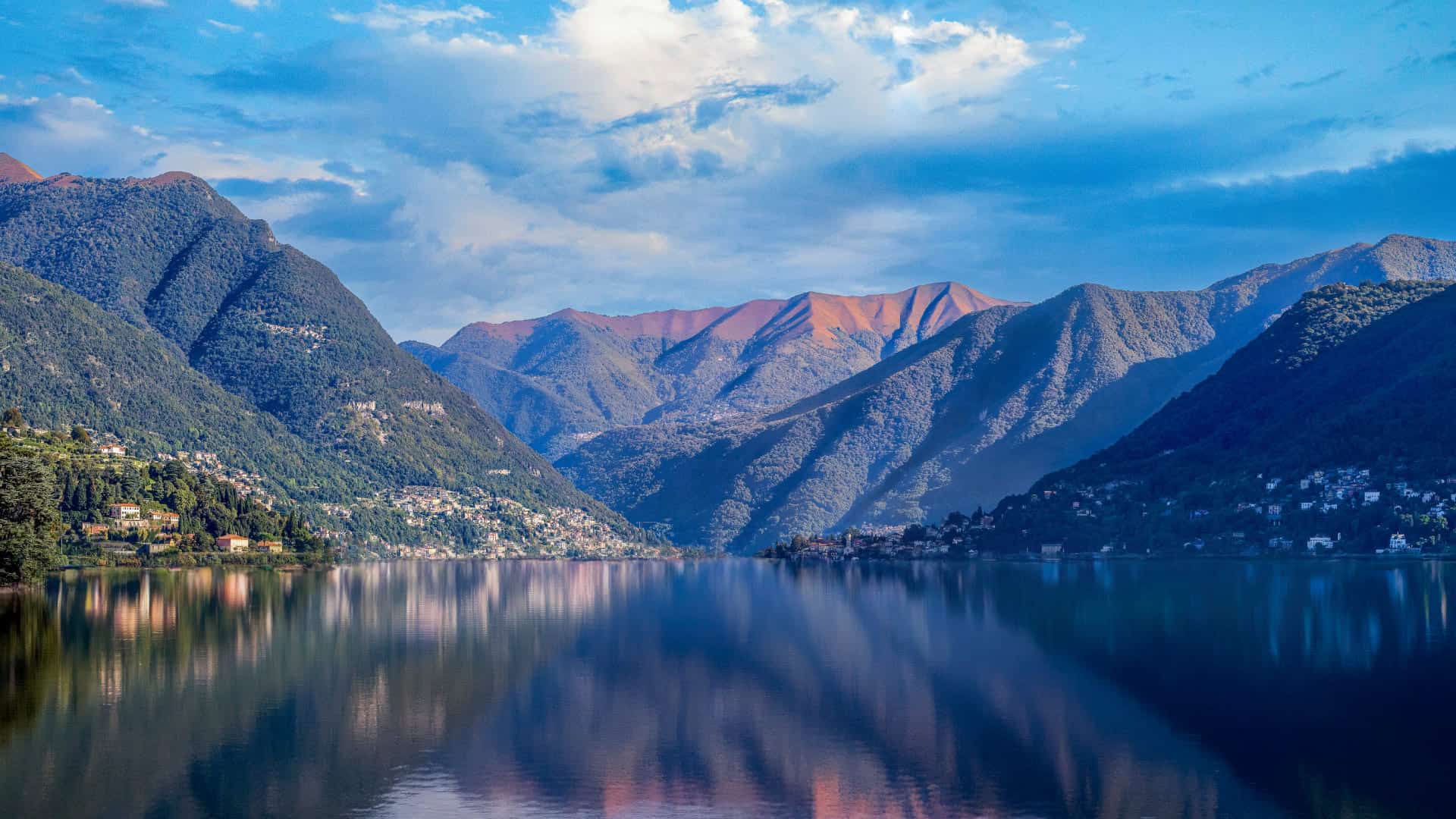 Panoramablick auf den Comer See