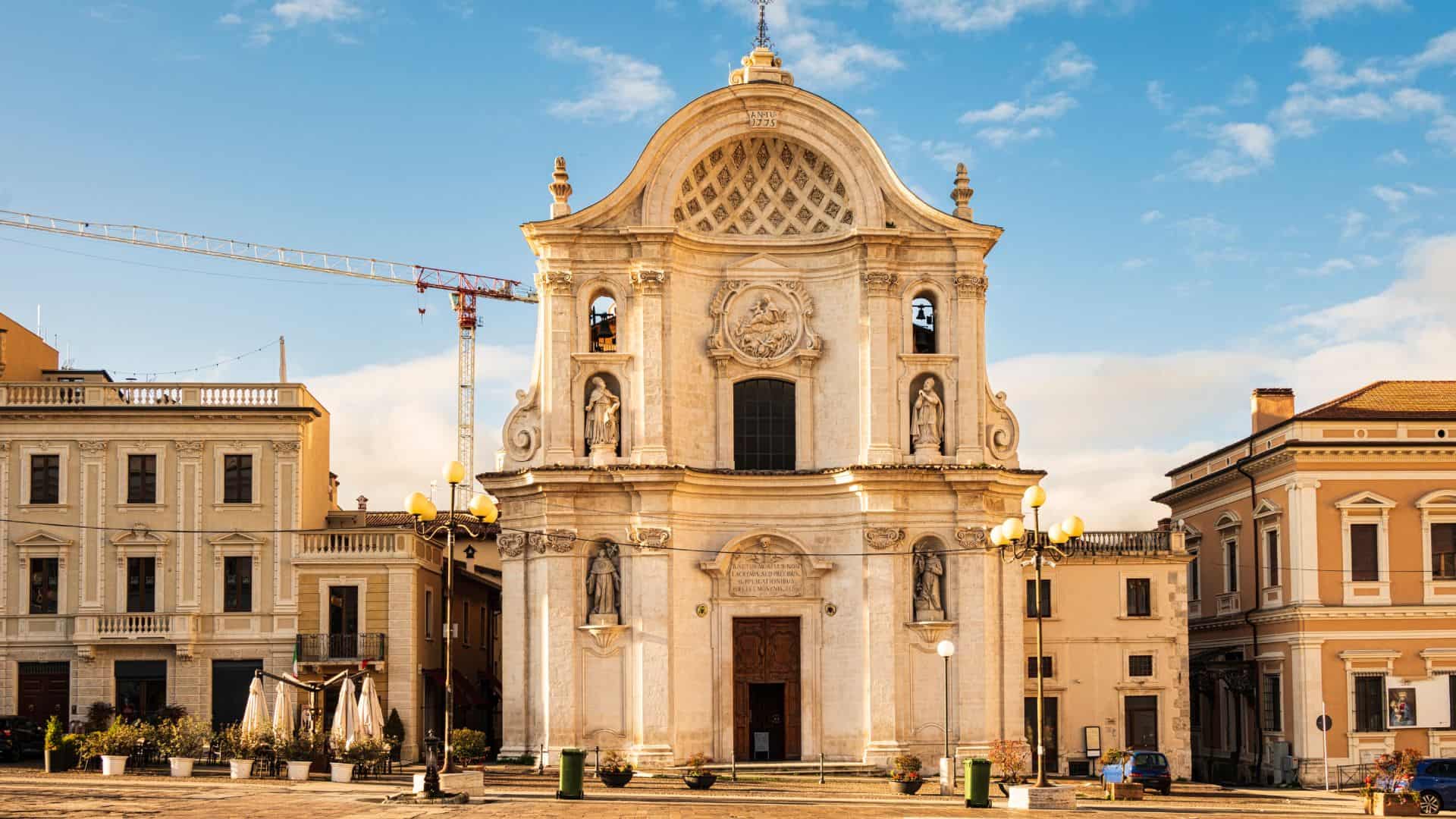 Kirche in der Stadt L'Aquila