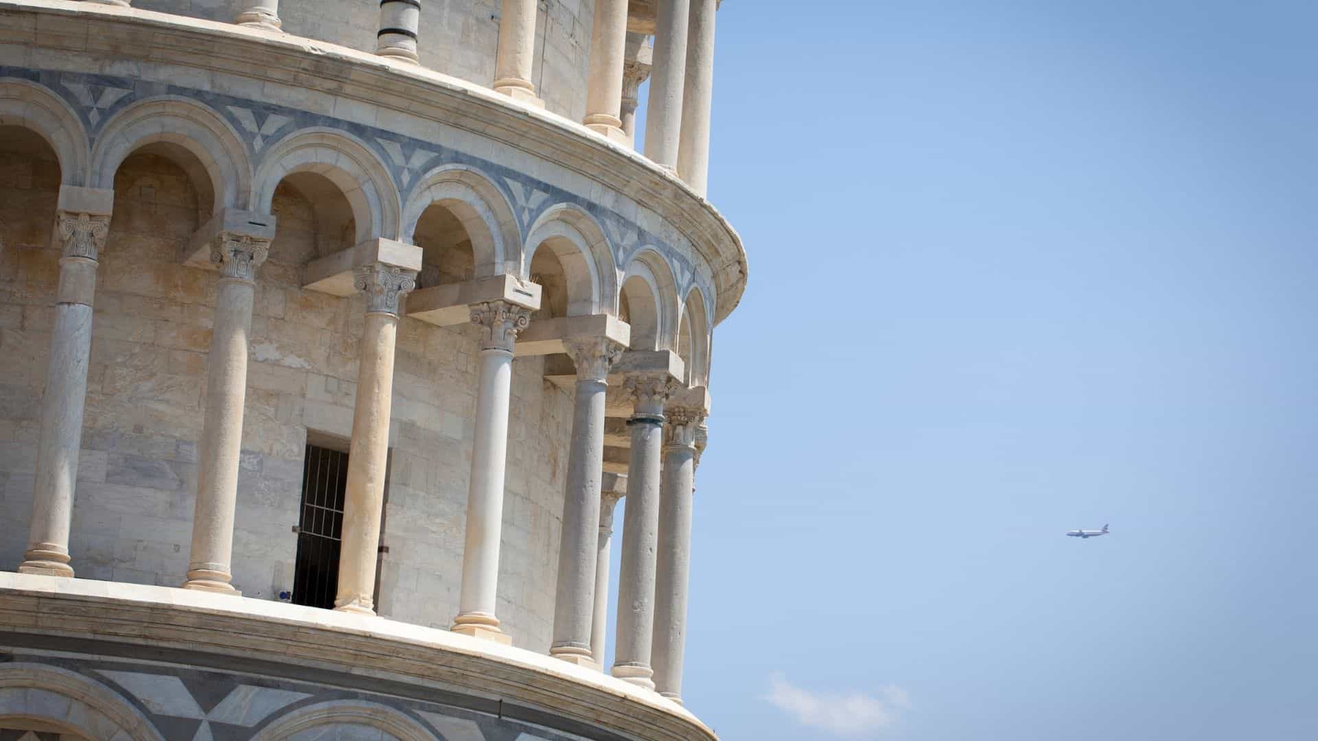 Detail des Schiefen Turms von Pisa. Foto von jimmyweee