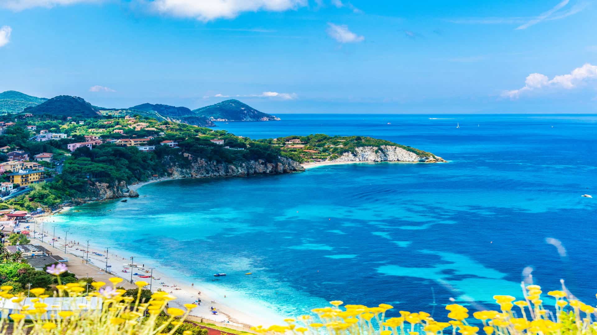 Panoramablick auf Cala dei Frati auf der Insel Elba