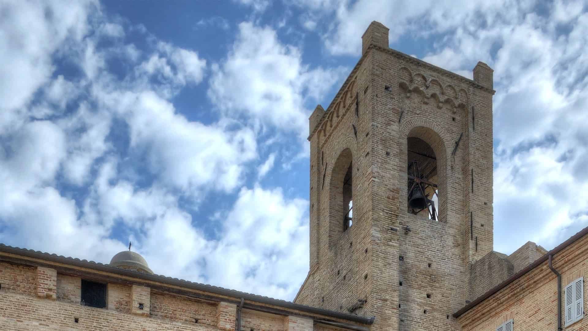 Torre del Passero Solitario in Recanati. Foto von Giorgio Galeotti