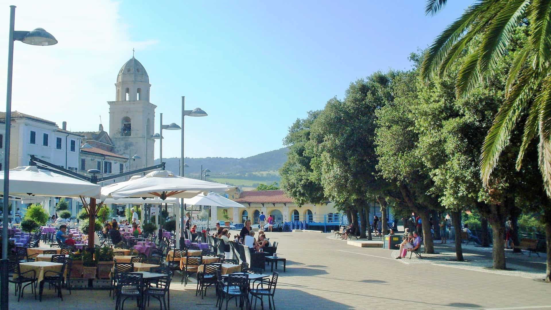 Der Piazzale Marino von Sirolo. Foto von Claudio.stanco