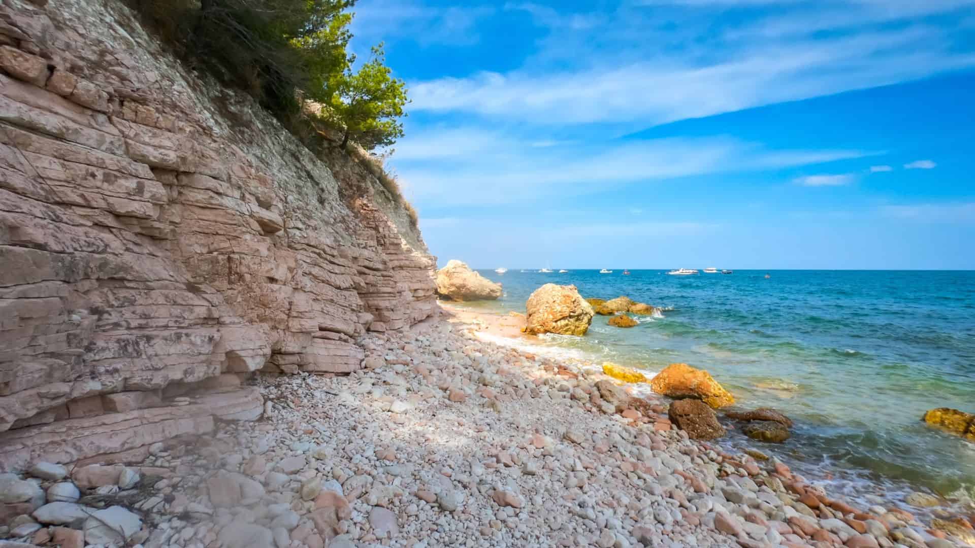 Strand Sassi Neri