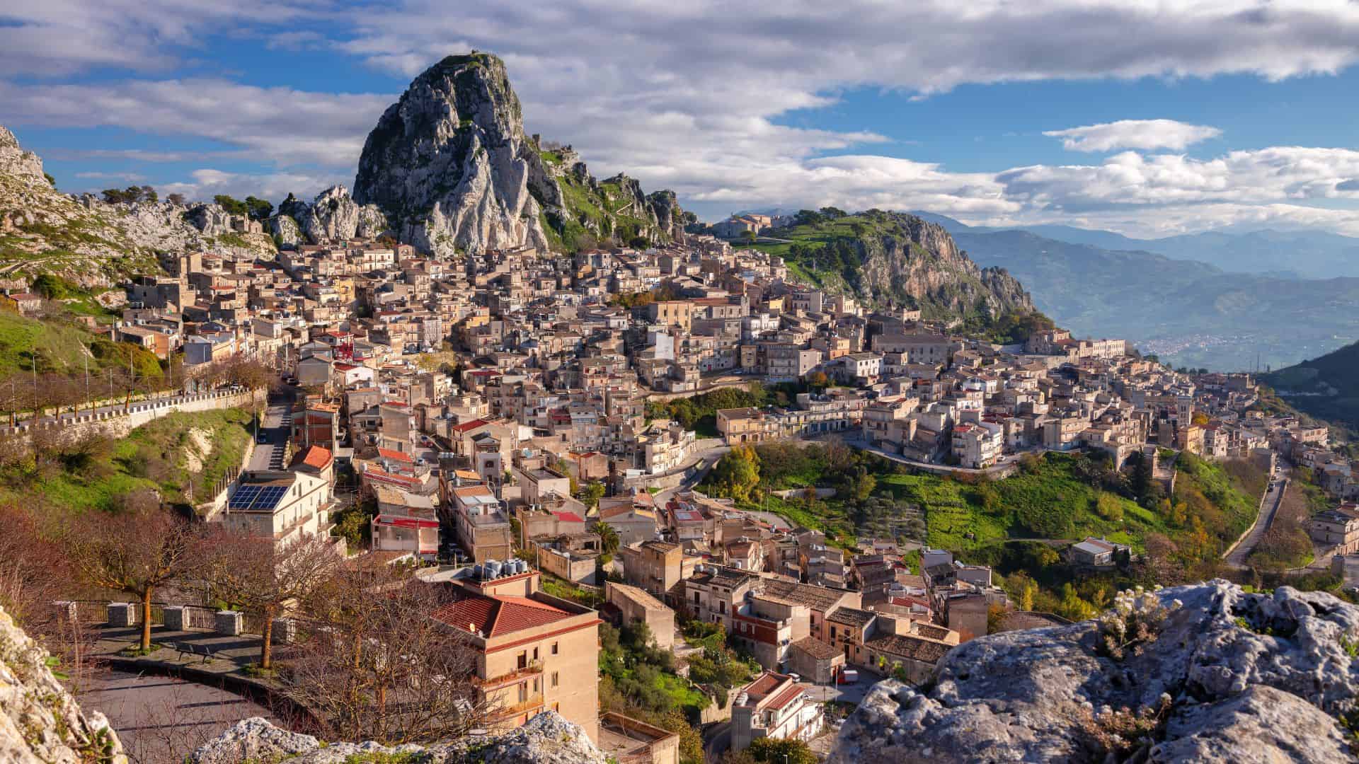 Panoramablick auf Caltabellotta