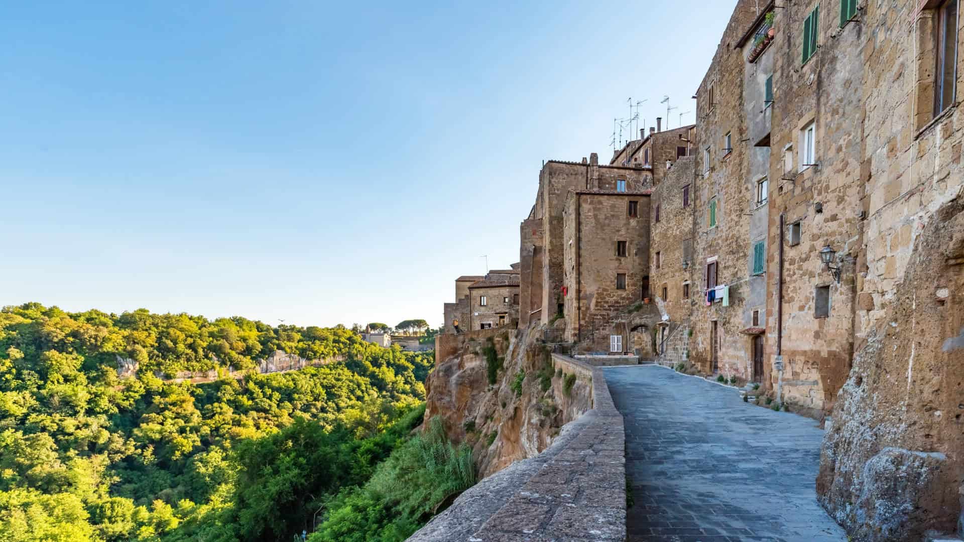 Straßen von Pitigliano in der Toskana
