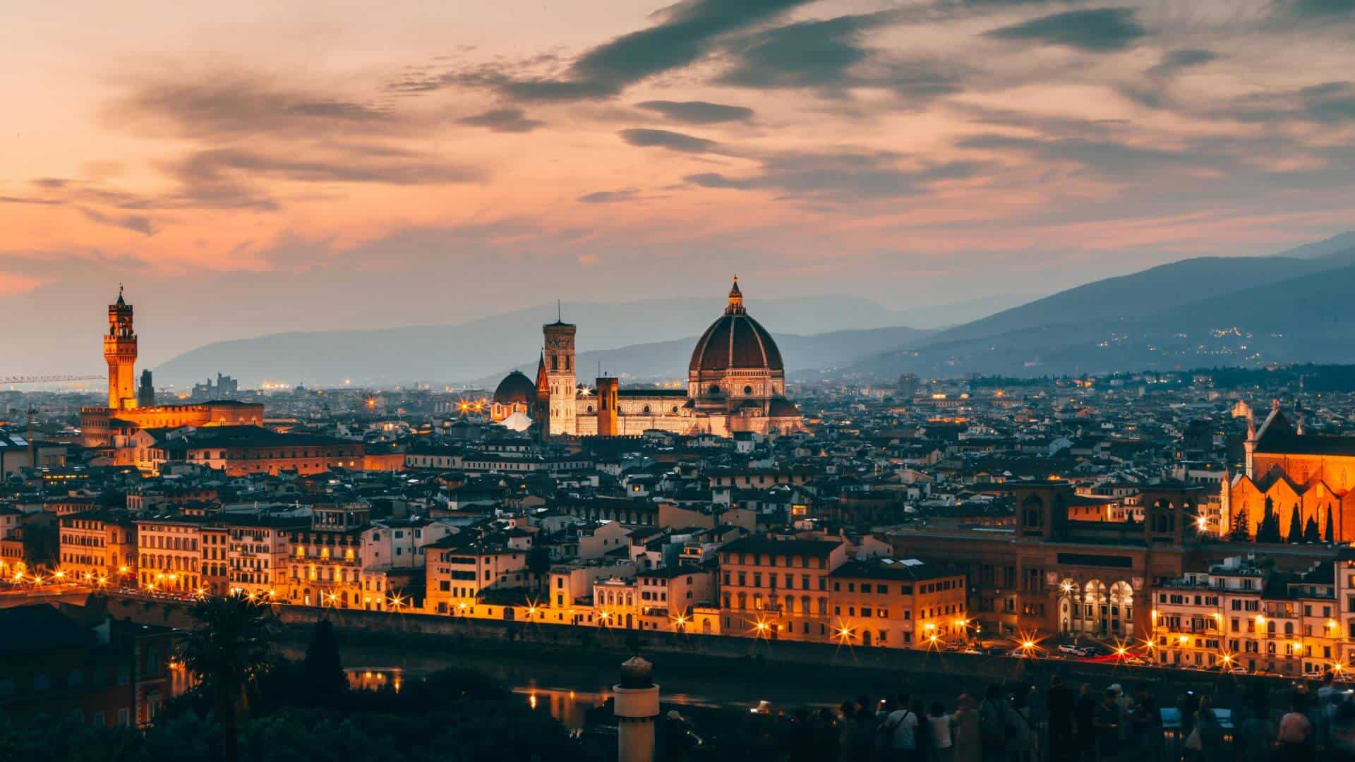 Die Stadt Florenz aus der Ferne gesehen. Foto von Josh Hild