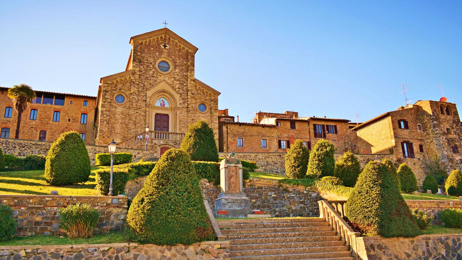 Historisches Gebäude in Barberino Val d'Elsa
