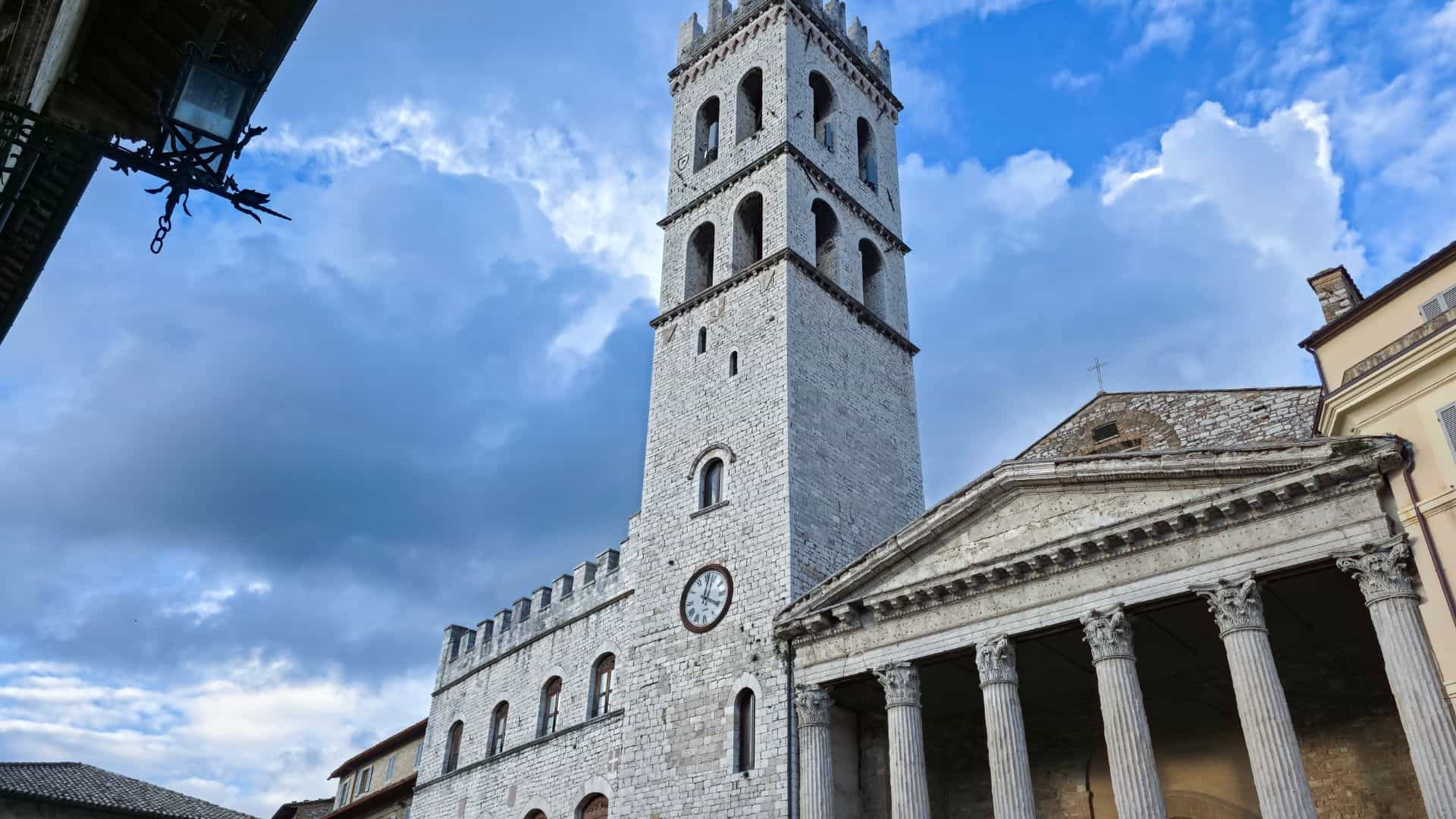 Der Turm des Volkes in Assisi