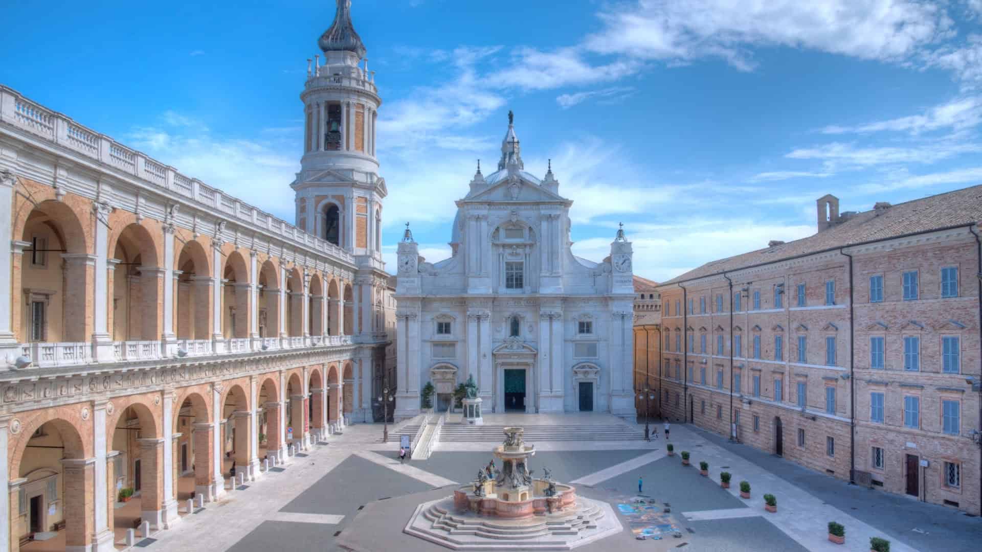 Panoramablick auf das Heilige Haus in Loreto