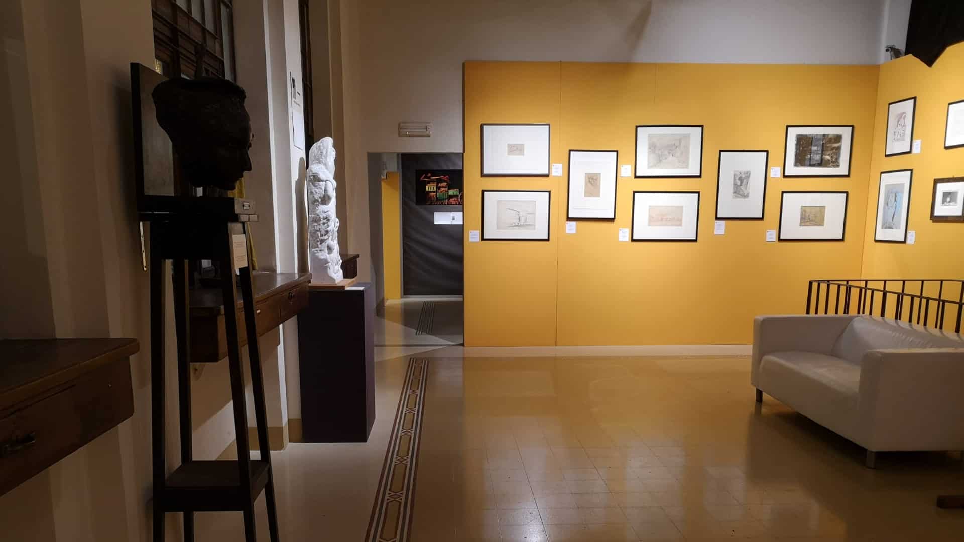 Ein Ausstellungsraum des MO.C.A in Montecatini. Foto von Chiarabeni