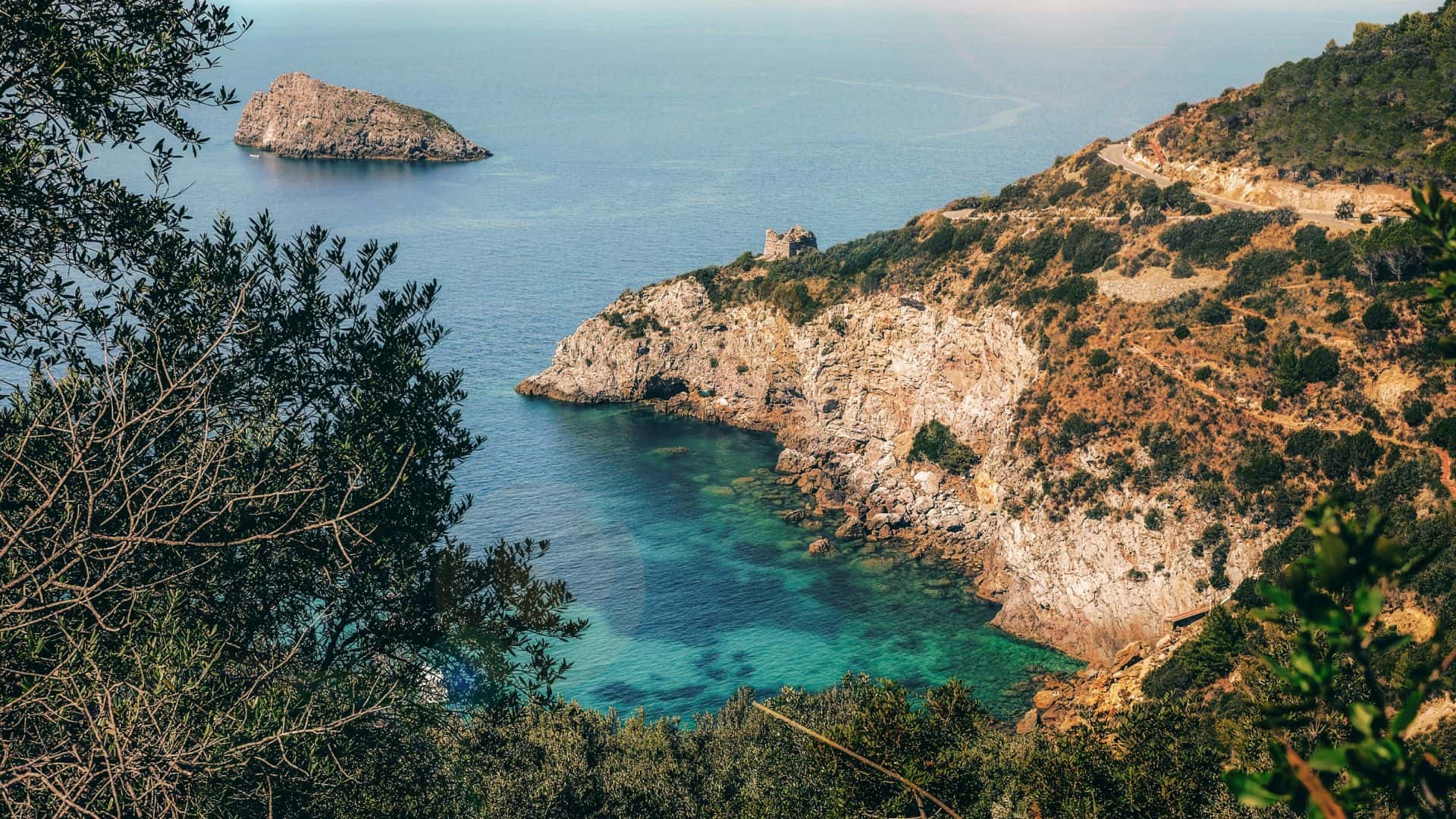 Luftaufnahme von Cala del Gesso in der Toskana