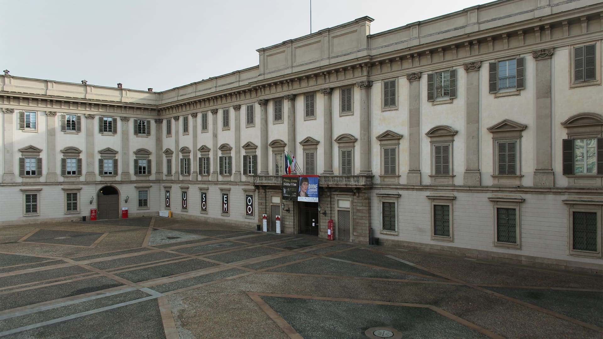 Königlicher Palast in Mailand. Foto von Paolobon140