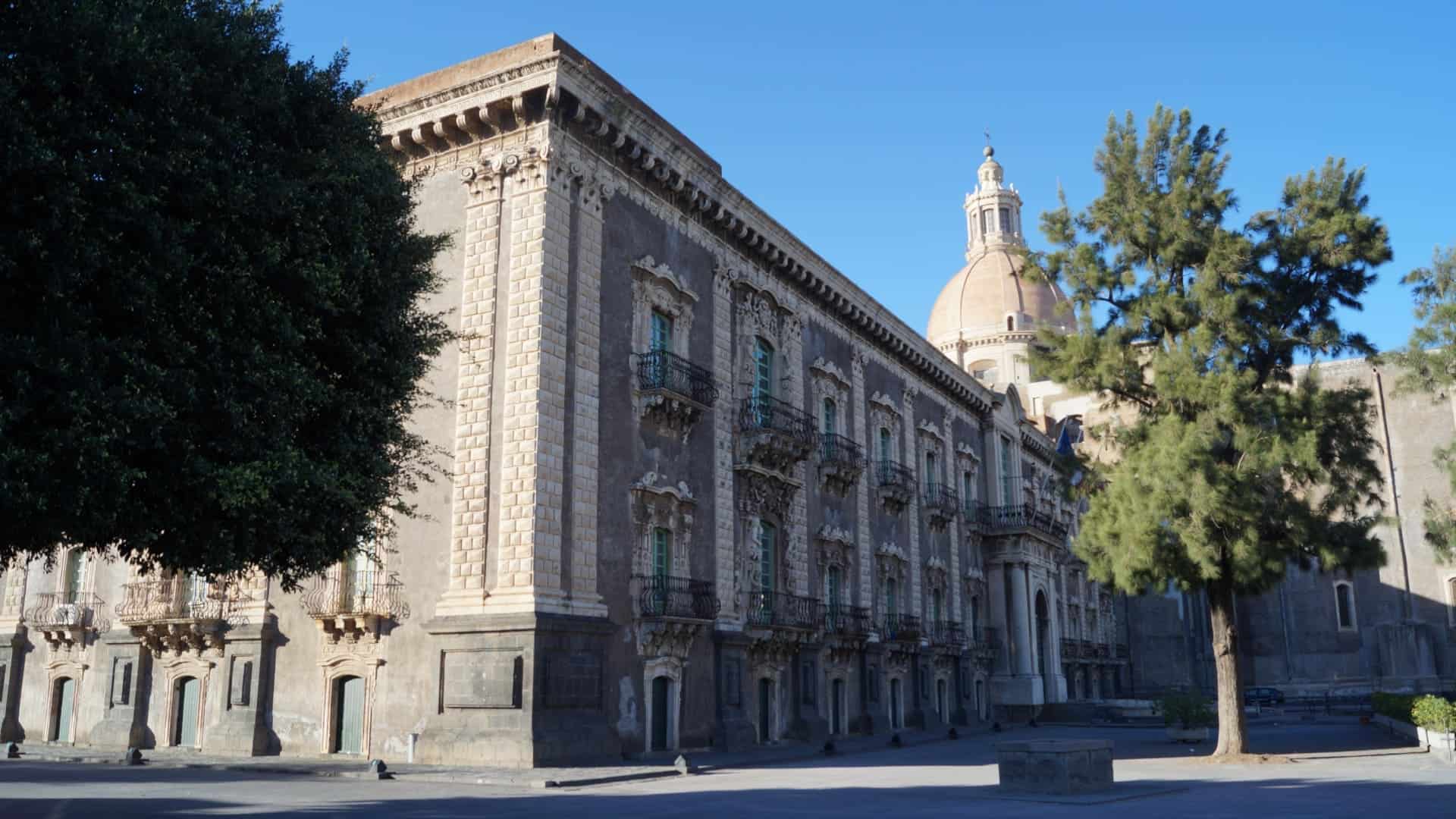 Das Benediktinerkloster San Nicolò l’Arena in Catania. Foto von Nicolò Arena