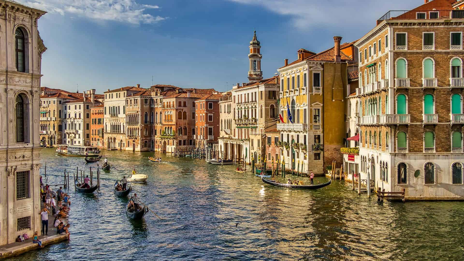Die Stadt Venedig. Foto von nextvoyag