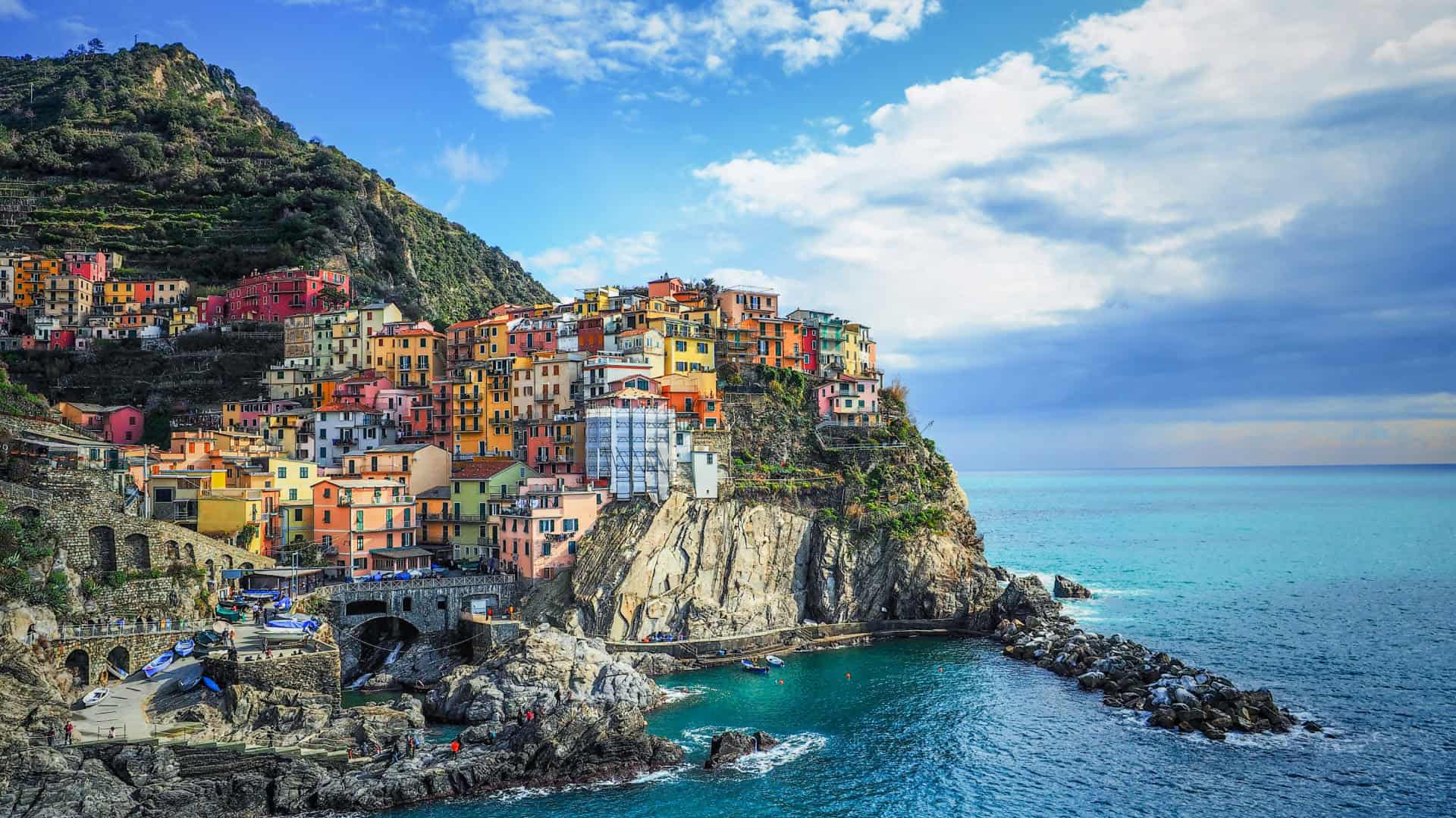 Panoramablick auf die Cinque Terre in Ligurien