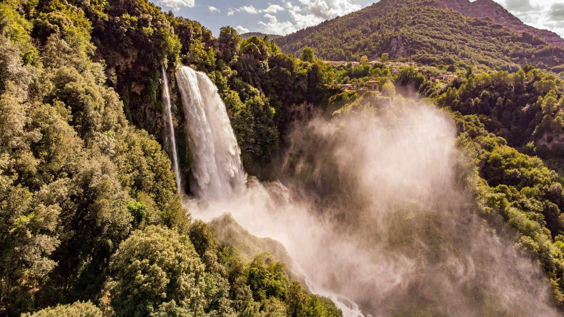 Wasserfälle in Terni. Foto von Jonathan Emili