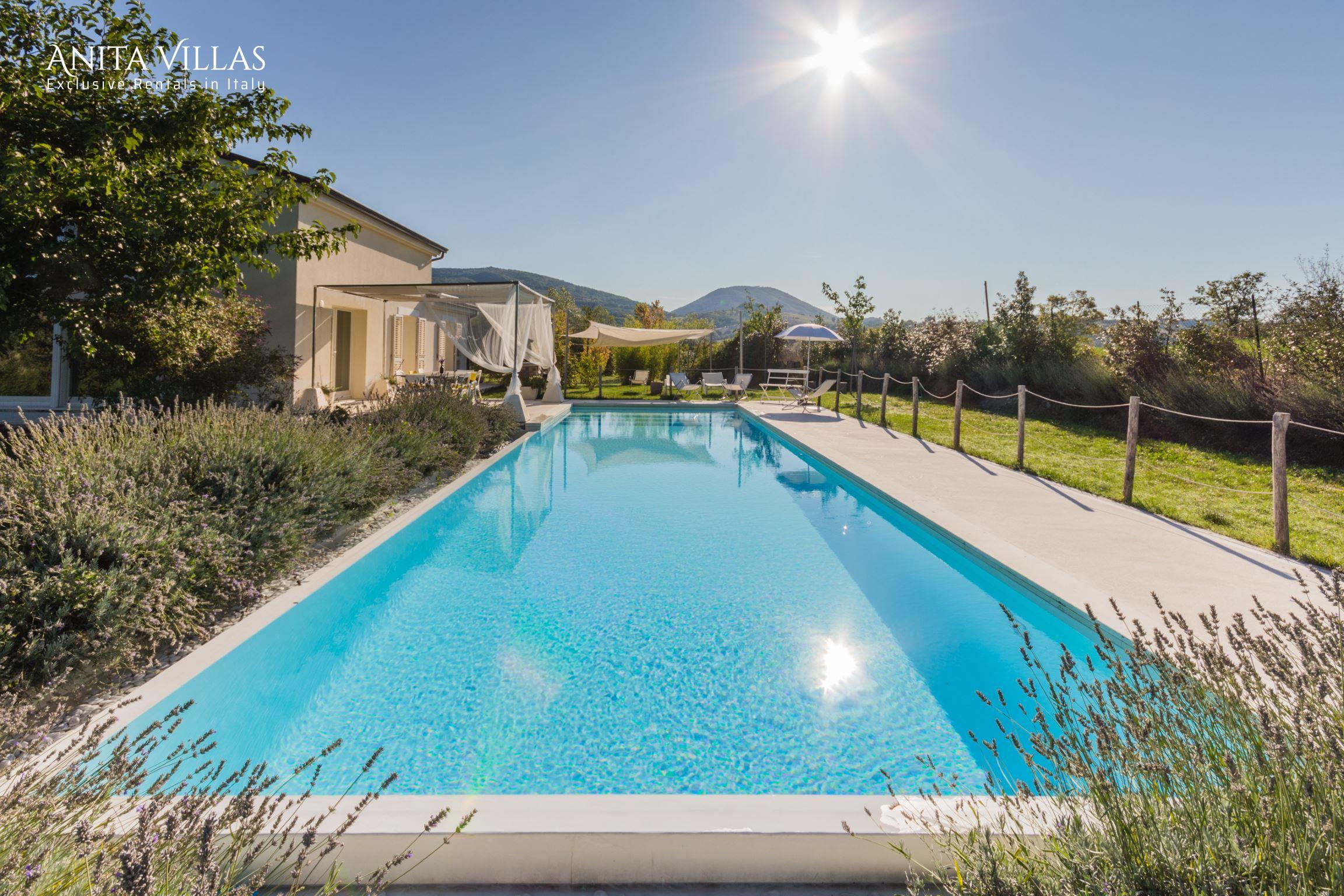 Elegantes Ferienhaus Mit Pool Sassoferrato Marken Villa Romina